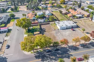 724 S Gateway Dr, Madera, CA 93637 - Photo 1