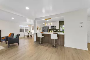 942 E Yorkshire Dr, Stockton, CA 95207 - Photo 9