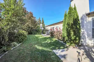 10098 Creek Trail Cir, Stockton, CA 95209 - Photo 9