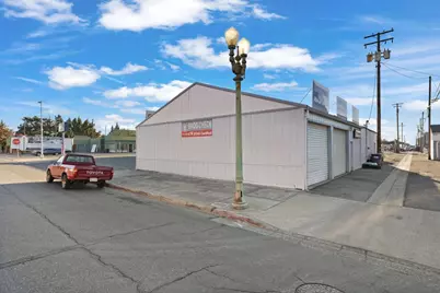 210 S Center Street, Turlock, CA 95380 - Photo 15