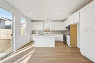 10386 Mornington Wy, Elk Grove, CA 95757 - Photo 11