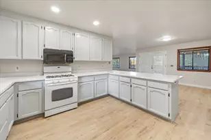 19617 Victoria Dr, Grass Valley, CA 95949 - Photo 9