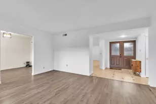 9104 Feather River Way, Sacramento, CA 95826 - Photo 5