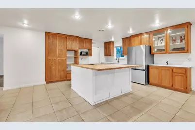 9104 Feather River Way, Sacramento, CA 95826 - Photo 19