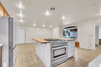 9104 Feather River Way, Sacramento, CA 95826 - Photo 3