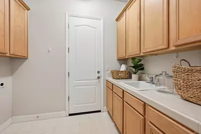 9320 Eagle Springs Place, Roseville, CA 95747 - Photo 21