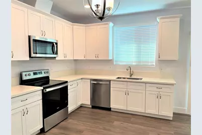 610 Santiago Avenue, Sacramento, CA 95815 - Photo 3