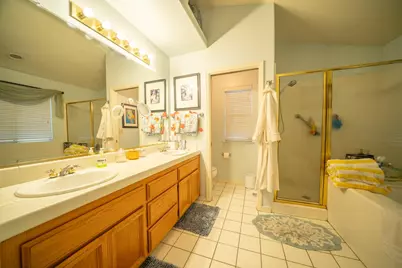 10703 Pleasant Valley Circle, Stockton, CA 95209 - Photo 17