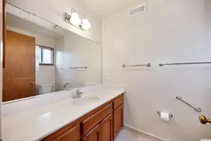 9113 Rosewood Dr, Sacramento, CA 95826 - Photo 31