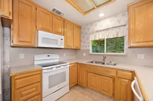 9113 Rosewood Dr, Sacramento, CA 95826 - Photo 19