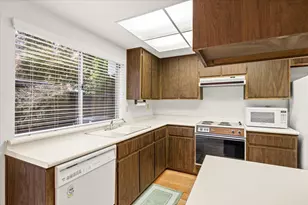 4002 Oak Villa Cir, Carmichael, CA 95608 - Photo 13