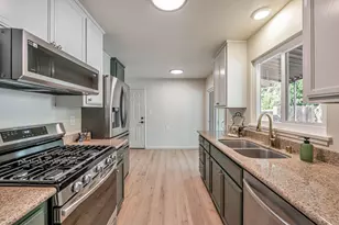 4300 Morpheus Ln, Sacramento, CA 95864 - Photo 9