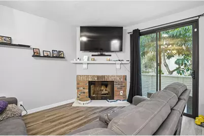 6540 Hayvenhurst Avenue #3, Van Nuys, CA 91406 - Photo 7