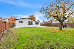 2448 E 8th St, Stockton, CA 95205 - Photo 23