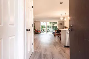 898 Woodside Ln, Sacramento, CA 95825 - Photo 9