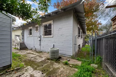 2215 17th Street, Sacramento, CA 95818 - Photo 27