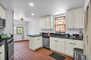 5351 Whittier Dr, Sacramento, CA 95820 - Photo 15