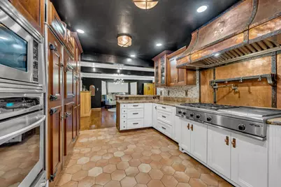 930 Saverien Drive, Sacramento, CA 95864 - Photo 15