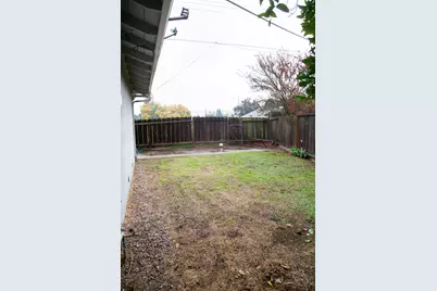 1208 Bristol Court, Modesto, CA 95350 - Photo 37