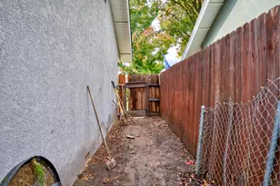 1953 Debonaire Dr, Modesto, CA 95350 - Photo 27