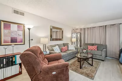 802 Woodside Ln East #1, Sacramento, CA 95825 - Photo 3