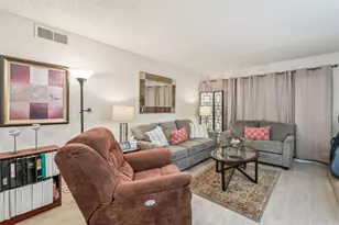 802 Woodside Ln E, Sacramento, CA 95825 - Photo 3