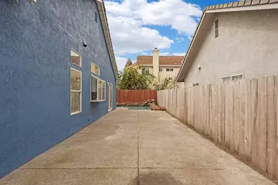 9673 Twin Creeks Avenue, Stockton, CA 95219 - Photo 45