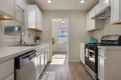 212 N Santa Cruz Avenue, Modesto, CA 95354 - Photo 15