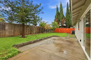 7884 White Stag Way, Sacramento, CA 95823 - Photo 21