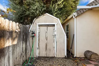 405 S Pleasant Avenue, Lodi, CA 95240 - Photo 19