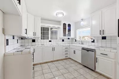 2490 Zinfandel Lane, Turlock, CA 95380 - Photo 7