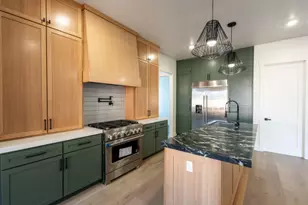 100 Southlite Cir, Sacramento, CA 95831 - Photo 11