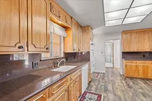 1410 Hillview Dr, Modesto, CA 95351 - Photo 11