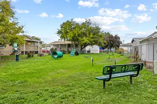 Village Circle, Sacramento, CA 95838 - Photo 27