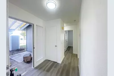 5260 Euler Way, Sacramento, CA 95823 - Photo 9