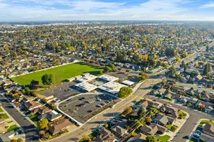 909 Greenwood Dr, Lodi, CA 95242 - Photo 7