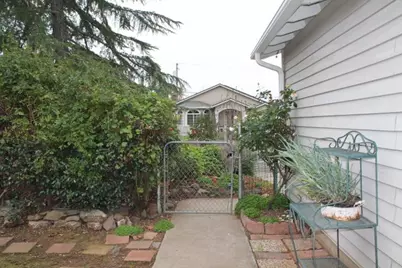 10433 Rockingham Drive, Rancho Cordova, CA 95670 - Photo 27