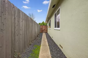 1507 W Locust St, Lodi, CA 95242 - Photo 25