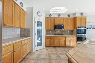 2567 Parkcrest Way, Roseville, CA 95747 - Photo 11