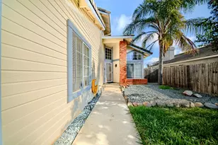 719 Summit Lakes Way, Galt, CA 95632 - Photo 3