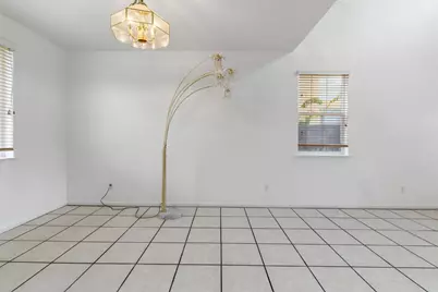 5042 Pier Drive, Stockton, CA 95206 - Photo 9