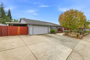 8961 Van Gogh Cir, Fair Oaks, CA 95628 - Photo 3