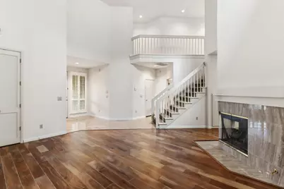 984 S Beach Drive, Sacramento, CA 95831 - Photo 9