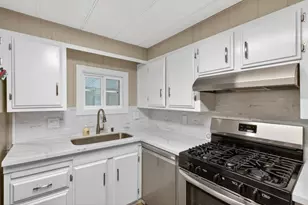 N Maple Leaf Ln, Sacramento, CA 95828 - Photo 9