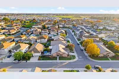 7481 Splendid Way, Elk Grove, CA 95758 - Photo 37