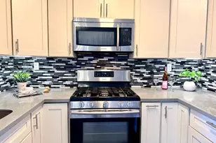 4900 Dover Ln, Sacramento, CA 95842 - Photo 9