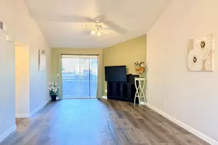 4900 Dover Ln, Sacramento, CA 95842 - Photo 5