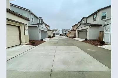 8250 Ocho Way, Elk Grove, CA 95757 - Photo 13