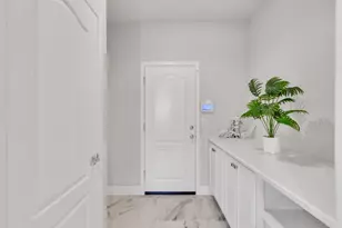 8340 La Cruz Way, Elk Grove, CA 95757 - Photo 9