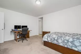 6280 E Vly Edge Dr, Fresno, CA 93727 - Photo 15